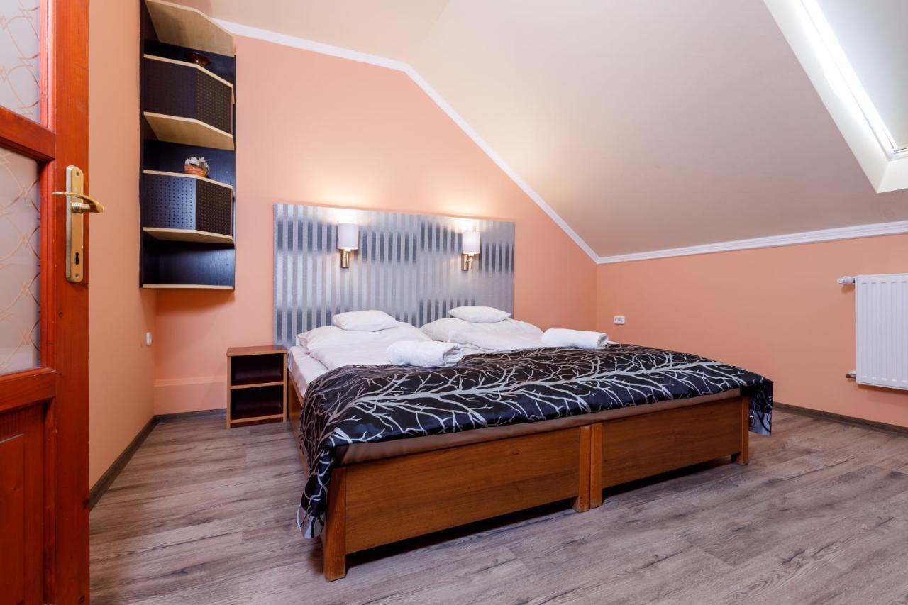 Central Apartman Gyula Exterior foto
